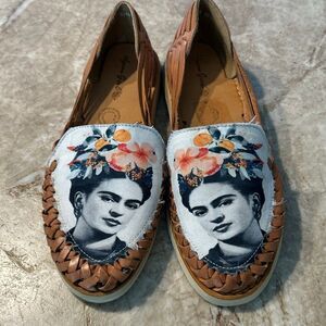 Women's Leather Copper Colored Huaraches W Frida Kahlo Made In Mexico Size 9.5